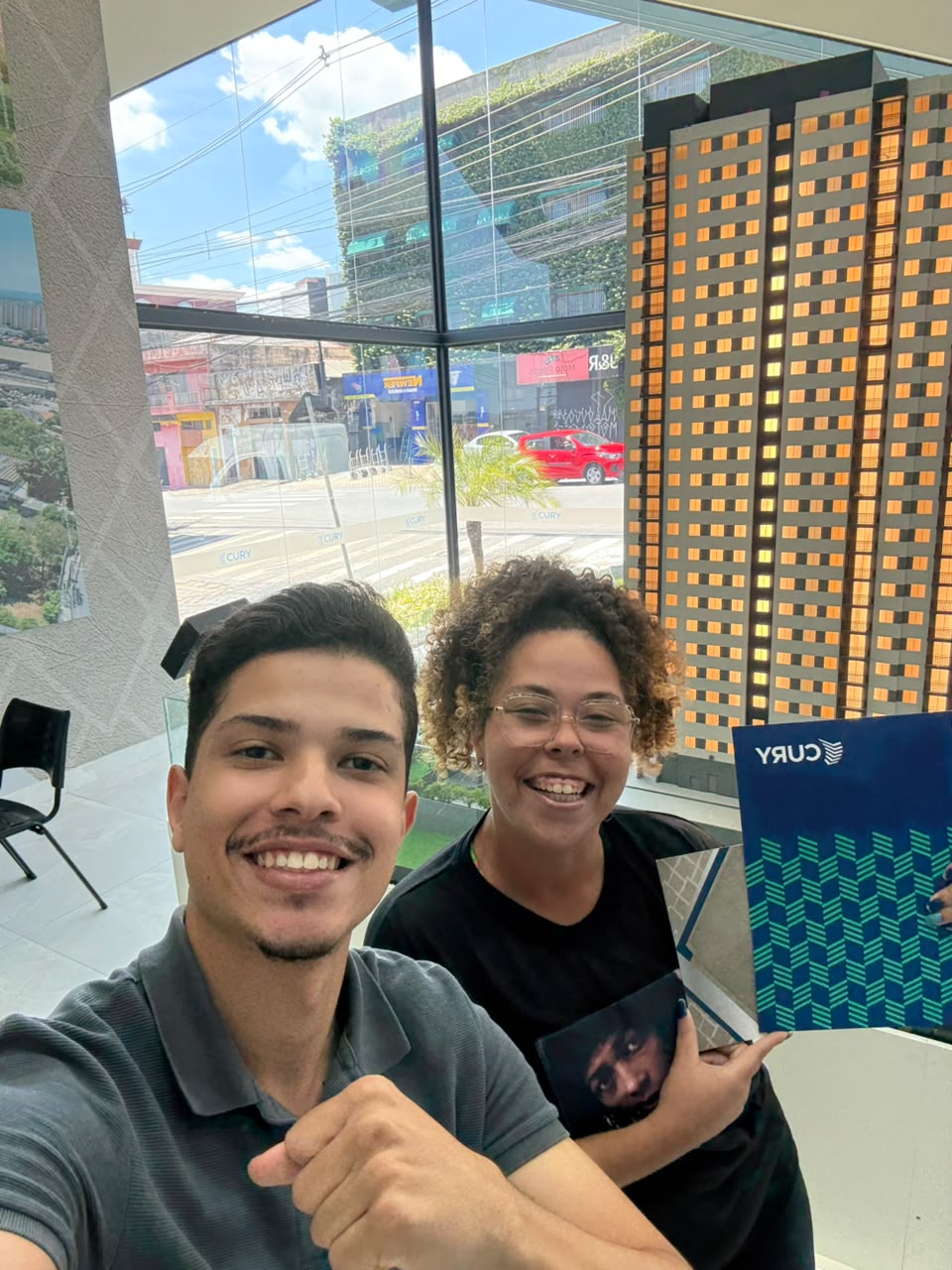 Cliente Tamires com o Marcus